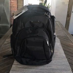NWT 17” laptop tech backpack